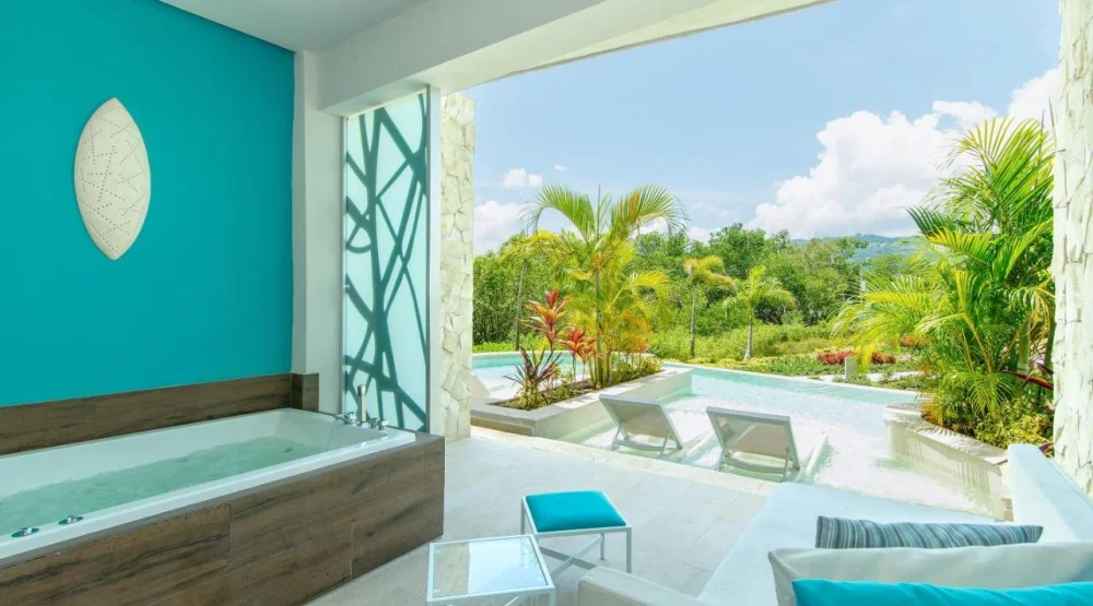 Xhale Club Junior Suite Swim Up Garden View King at Breathless Montego Bay Resort & Spa