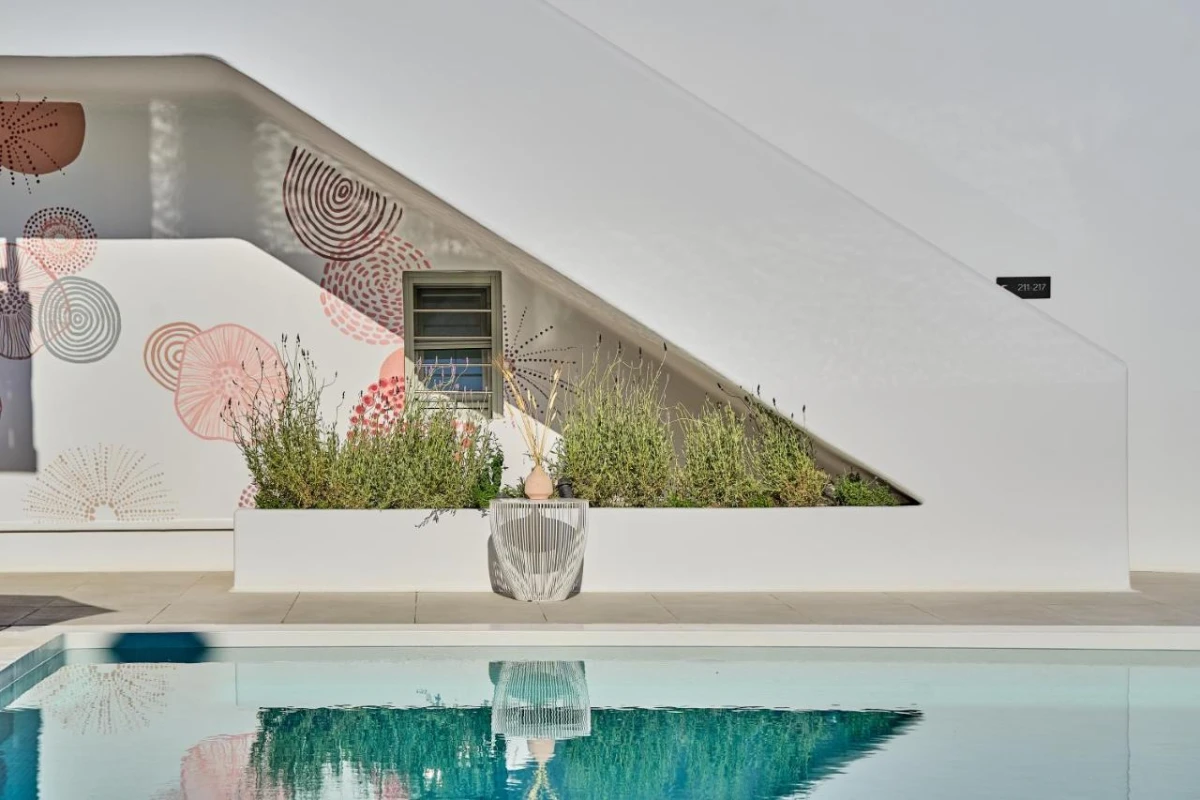 Adorno Beach Hotel & Suites