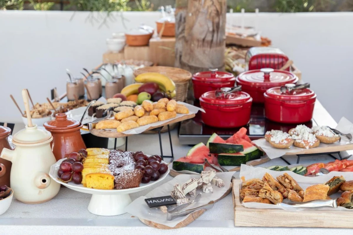 Adorno Beach Hotel & Suites