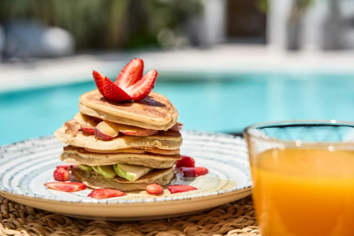 Adorno Beach Hotel & Suites