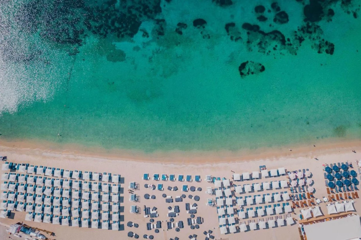 Adorno Beach Hotel & Suites