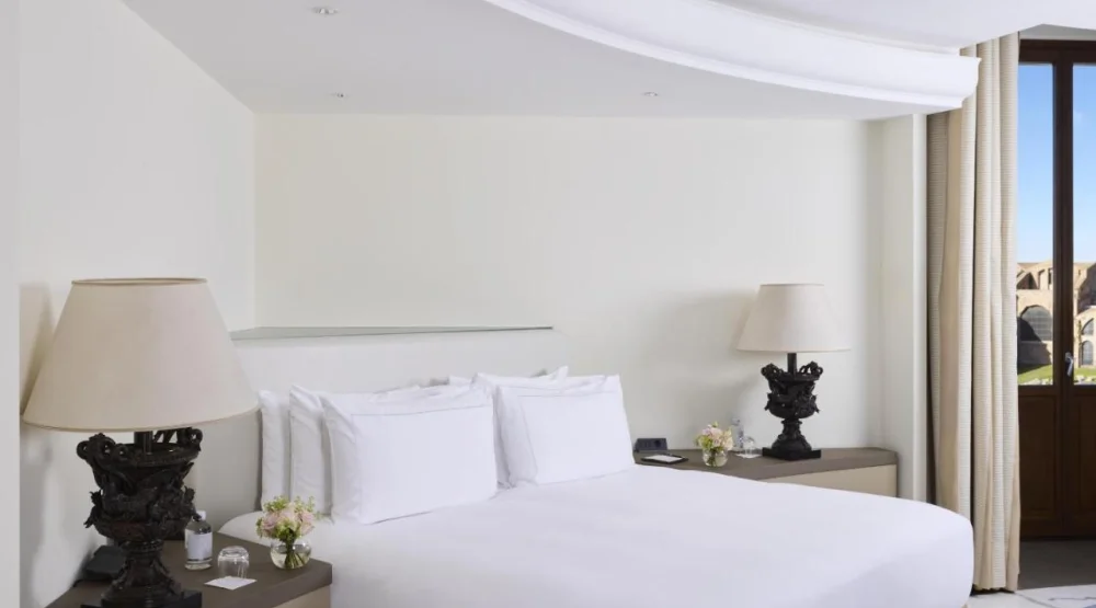 Suite Executive with Jacuzzi, Terrace and View at Anantara Palazzo Naiadi