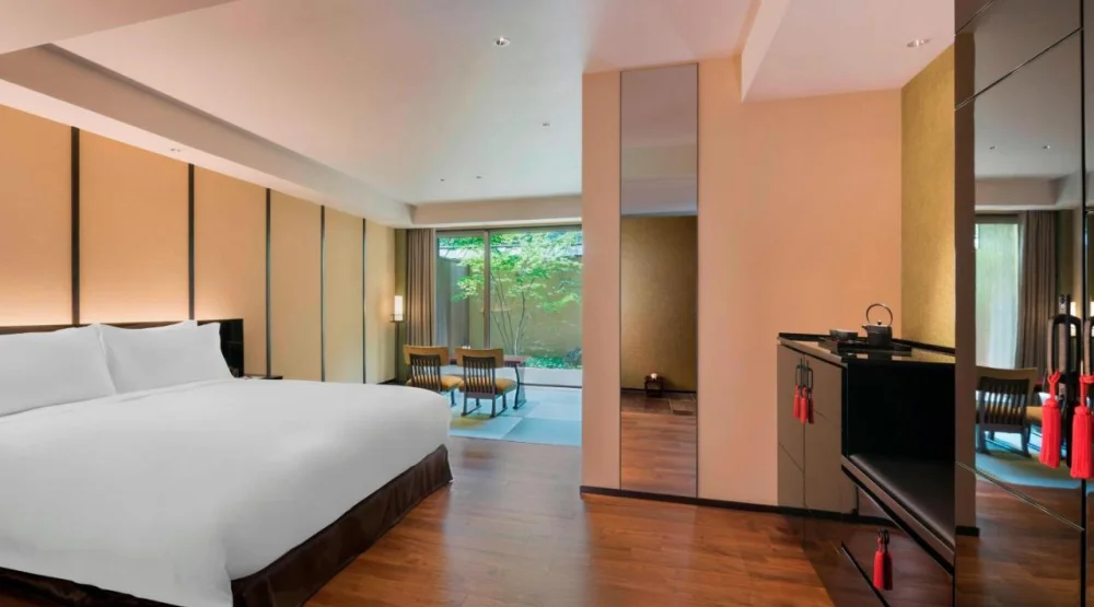 Yuzunoha, Guest Room, One King, Garden View, Ground Floor at Suiran, A Luxury Collection Hotel