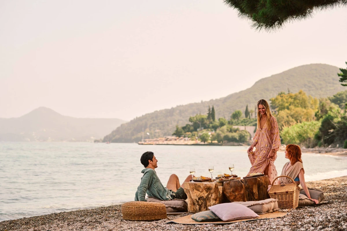 Avali, Mar-Bella Collection