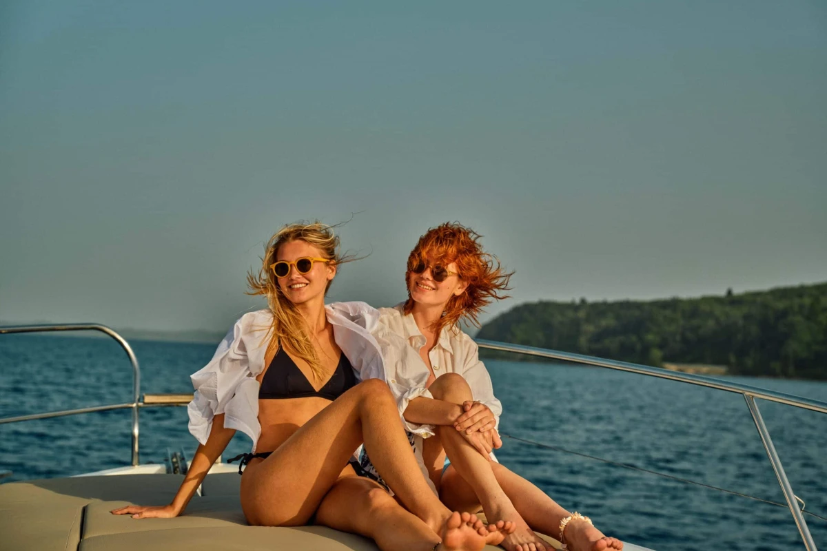 Avali, Mar-Bella Collection