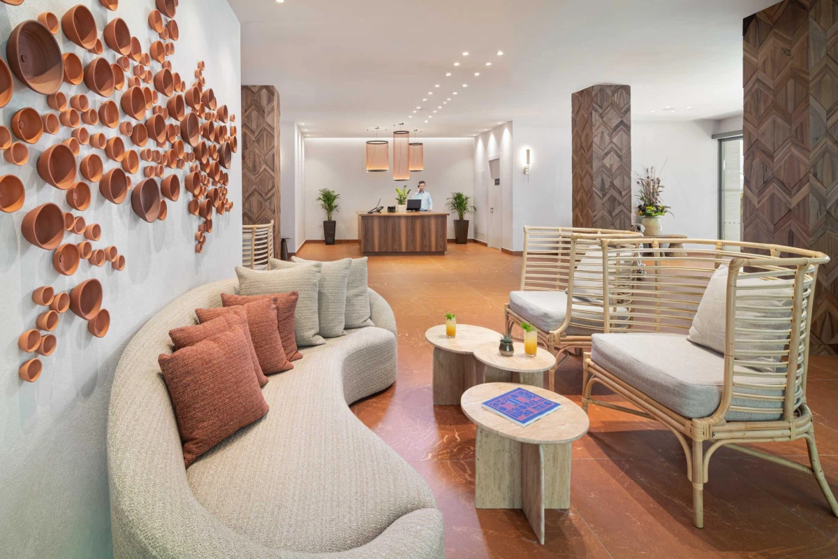 Avali, Mar-Bella Collection