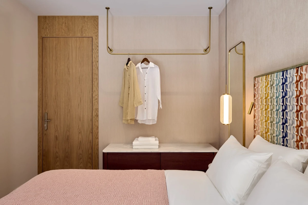 Avali, Mar-Bella Collection