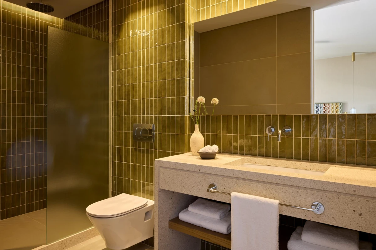 Avali, Mar-Bella Collection