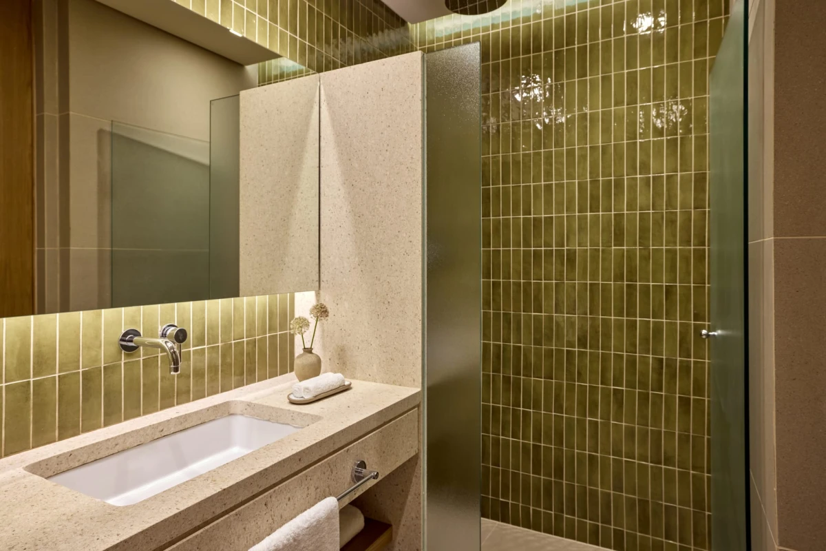 Avali, Mar-Bella Collection