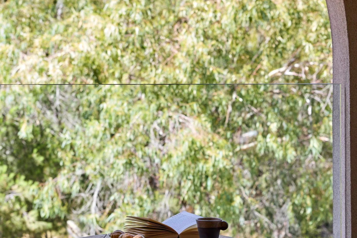 Avali, Mar-Bella Collection