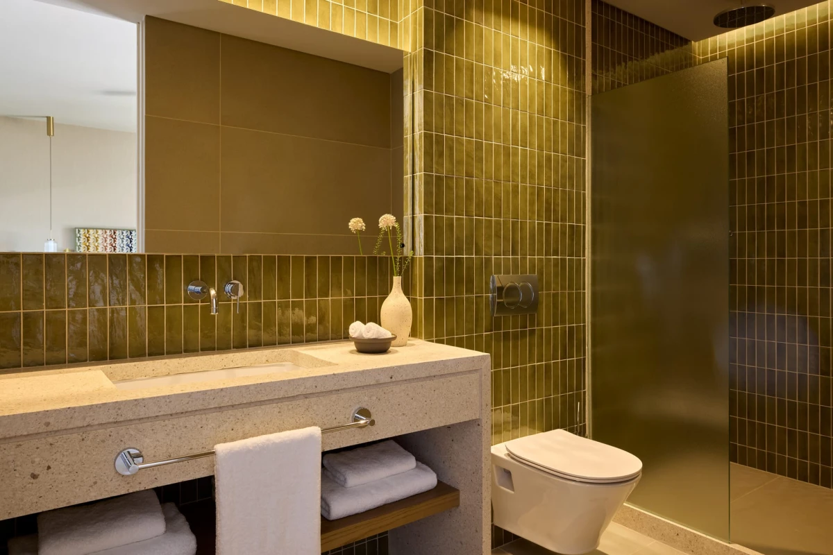 Avali, Mar-Bella Collection