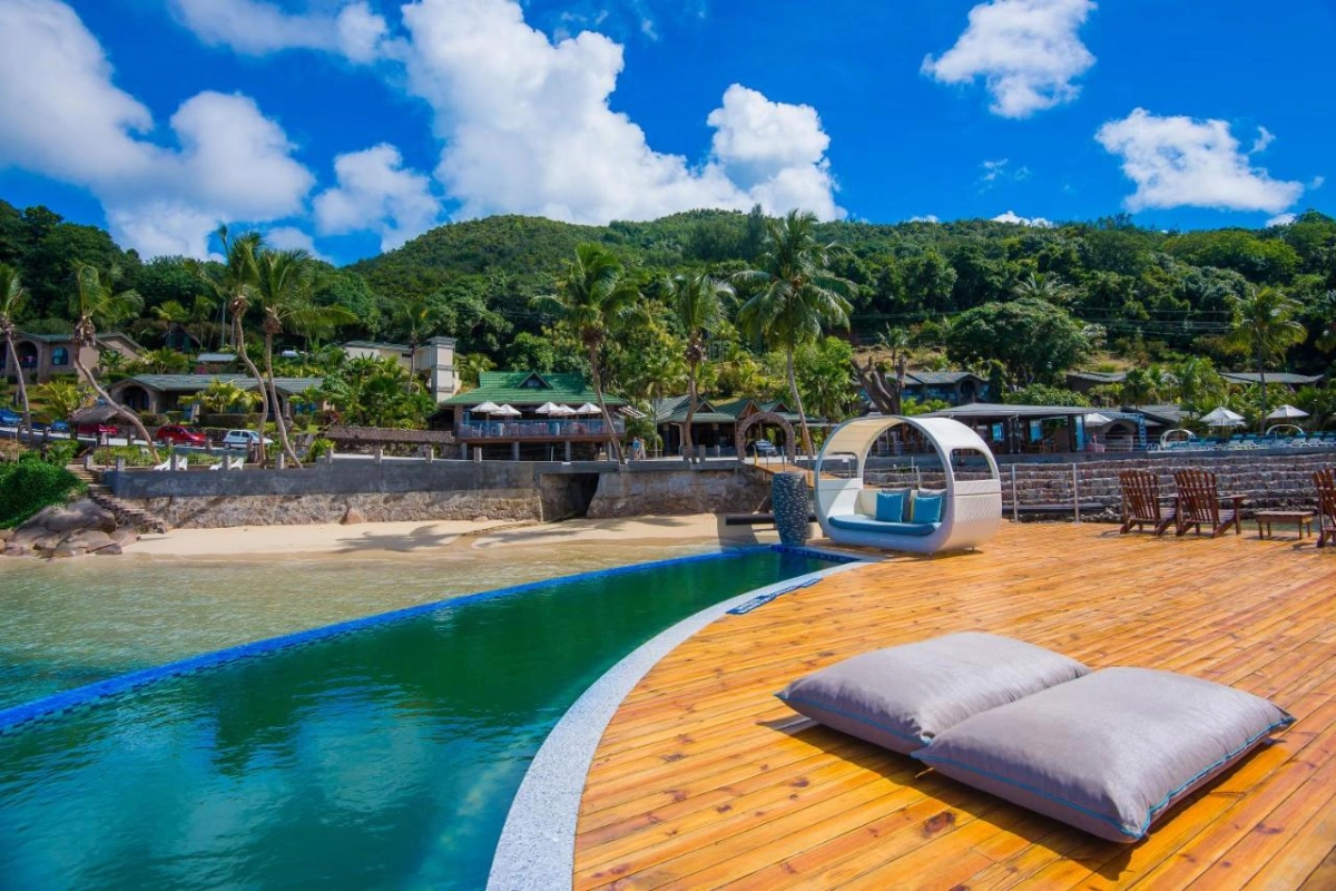 Coco de Mer Black Parrot Suites