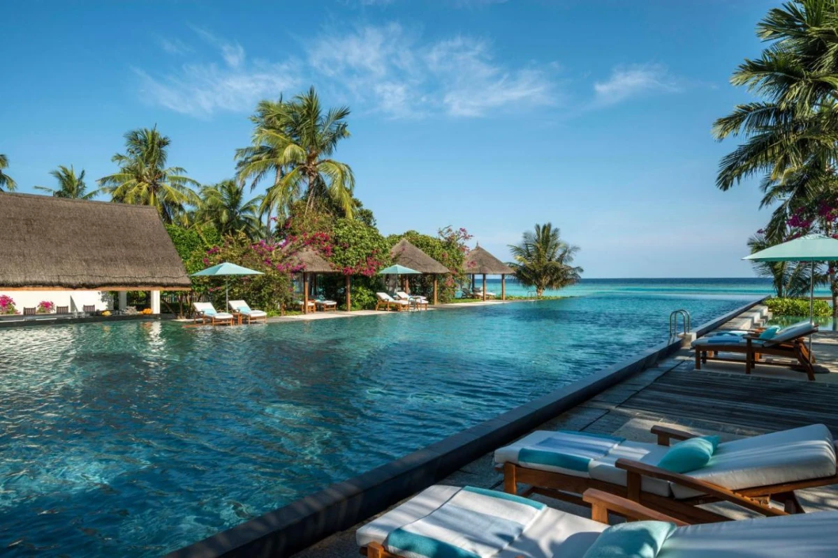 Four Seasons Resort At Landaa Giraavaru