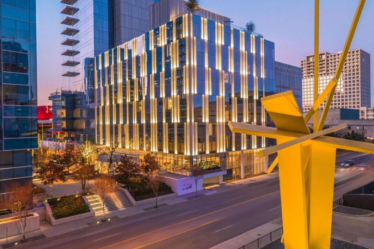 HALL Arts Hotel Dallas Curio Collection by Hilton