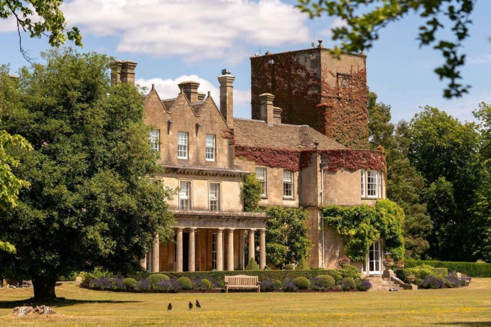 Lucknam Park, Emblems Collection