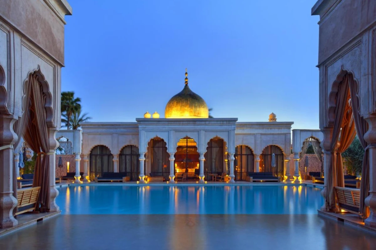 Palais Namaskar