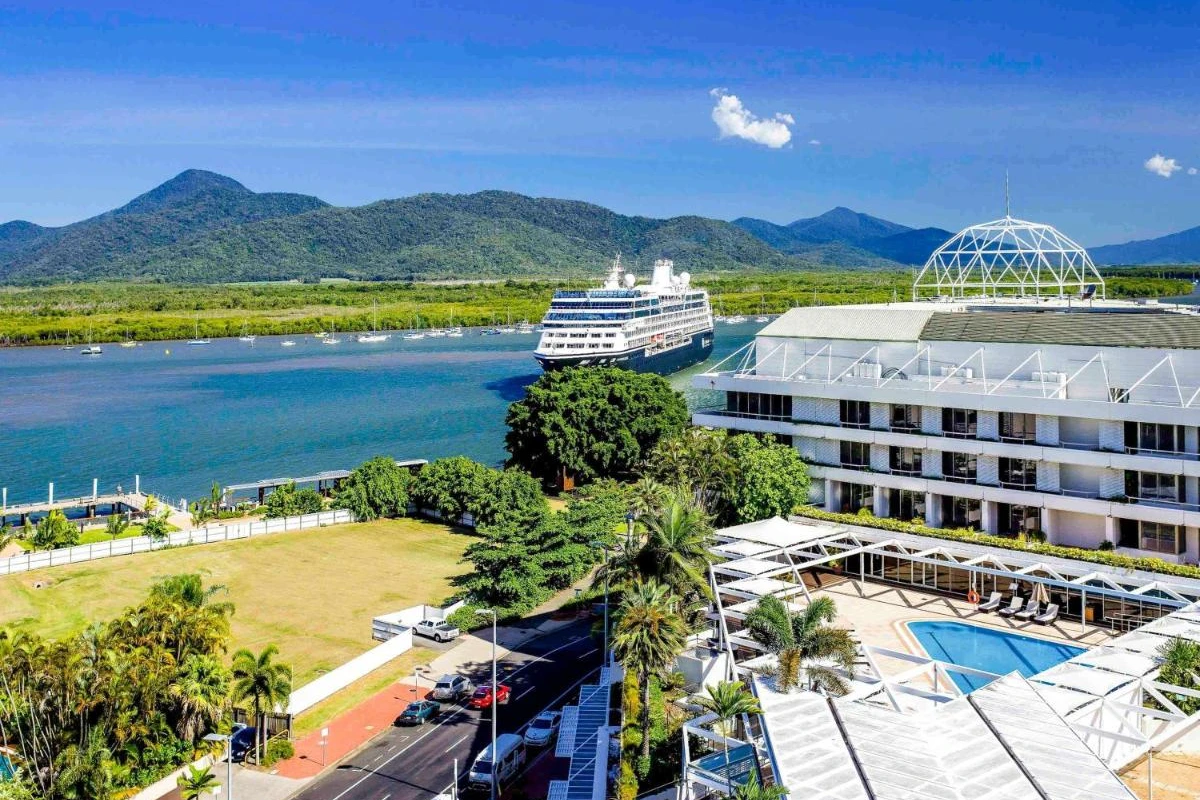Pullman Reef Hotel Casino
