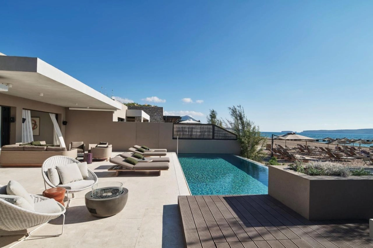 W Costa Navarino