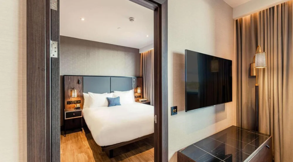 The Barton Apartment Suite at The Fellows House Cambridge, Curio Collection By Hilton