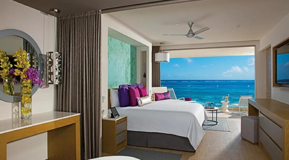 Xhale Club Junior Suite Ocean Front Double at Breathless Riviera Cancun Resort & Spa