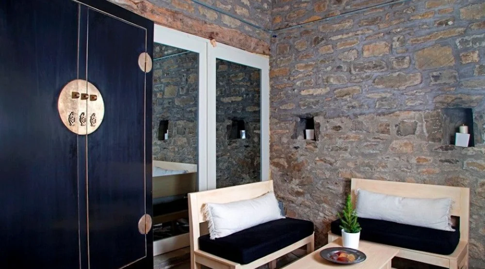 Mini Suite with Jacuzzi at Mikro Papigo 1700 Hotel & Spa