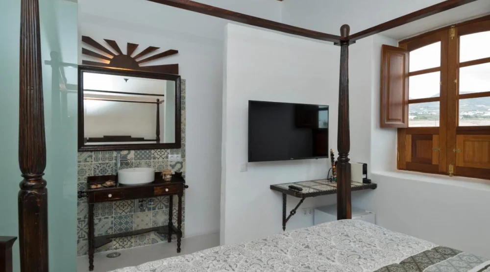 King Room with Mountain View at Finca Isolina Hotel Boutique