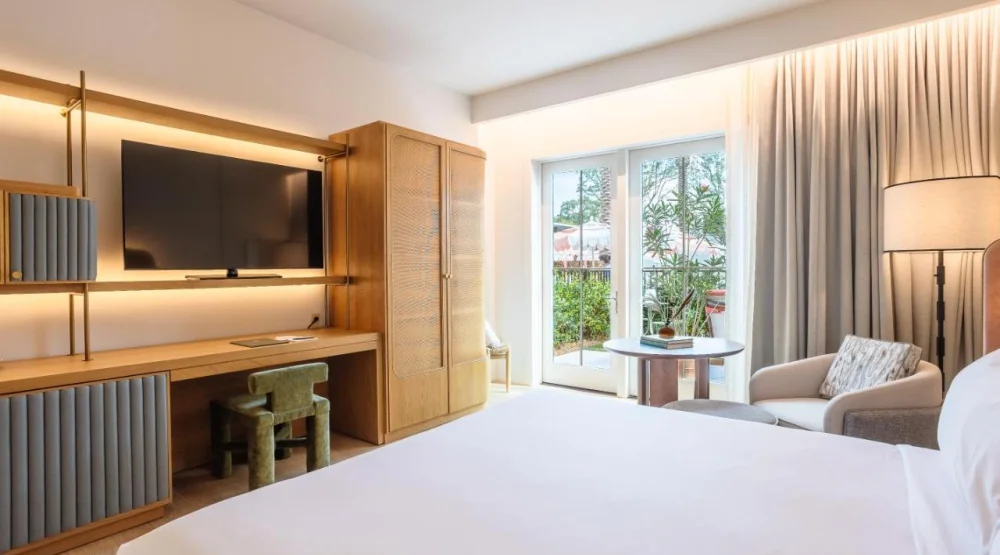 Premium Pool View Suite at Hotel Bardo Savannah