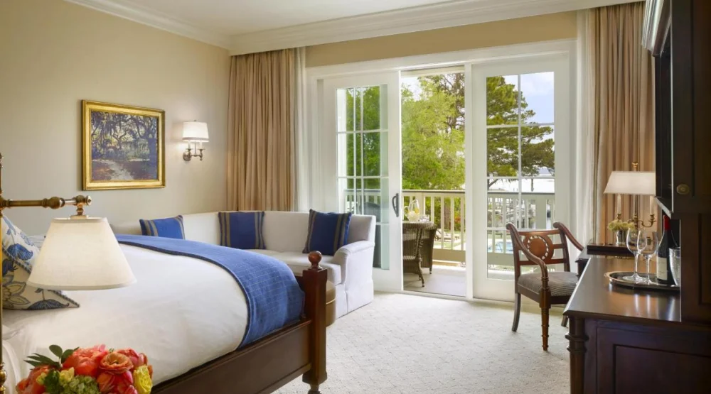 Lagoon View Inn King Balcony Room at Montage Palmetto Bluff