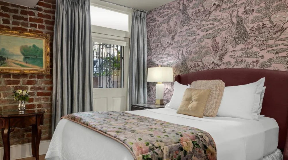 Queen Room - John Habersham Room at Hamilton-Turner Inn