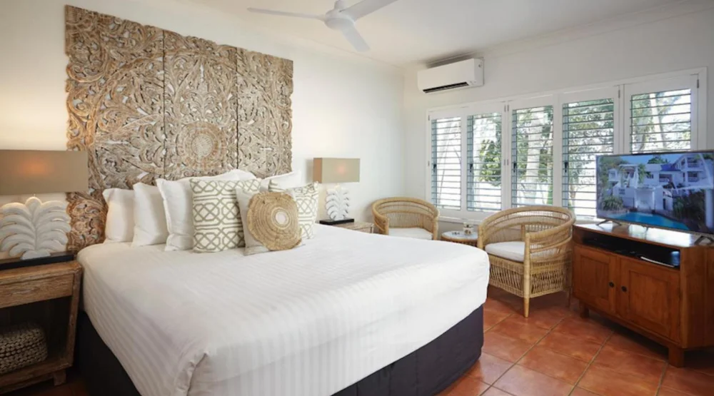 Brigadier King Studio with Tropical Gardens, Couples Swing and Private Balcony at The Reef House Adults Retreat