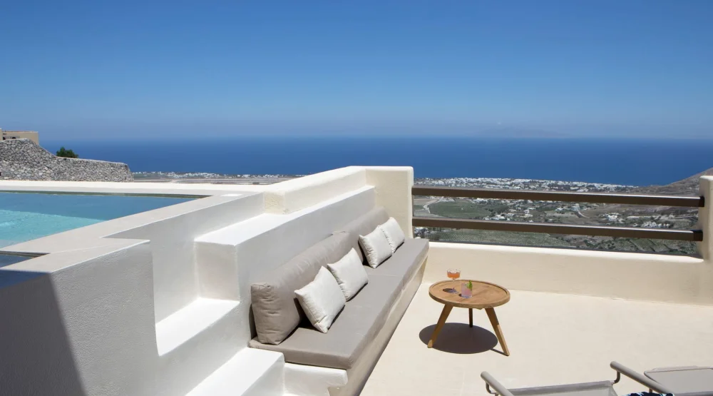 Junior Suite with Heated Plunge Pool and Sea View at Elessa Hotel