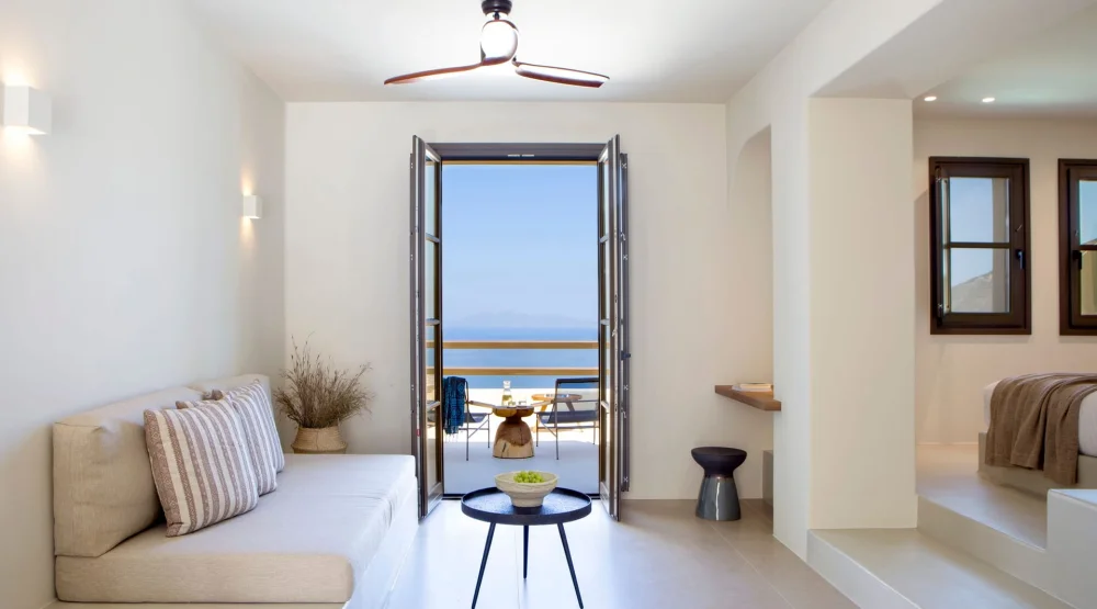 Superior Suite with Heated Plunge Pool & Sea View at Elessa Hotel