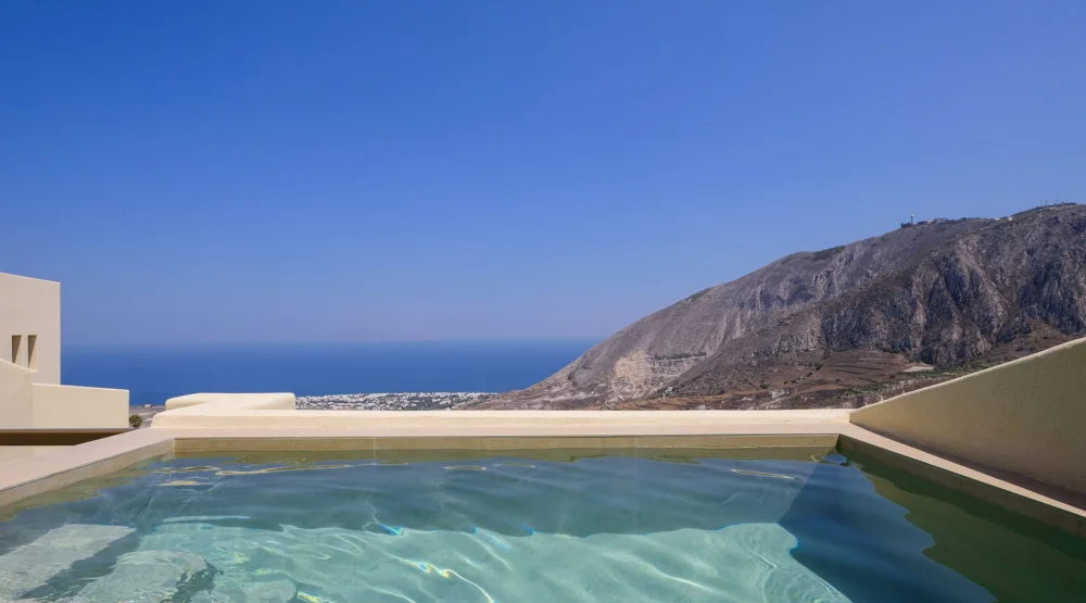 Senior Suite with Heated Plunge Pool and Sea View at Elessa Hotel
