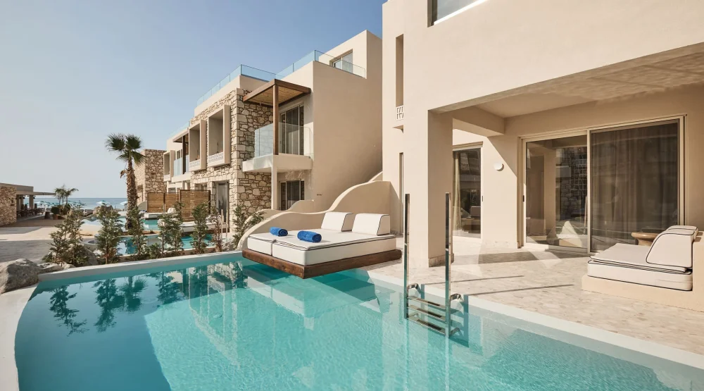 Spa Retreat Suite with Individual Pool & Hydromassage Bathtub at Uzenie All Suites Boutique Resort