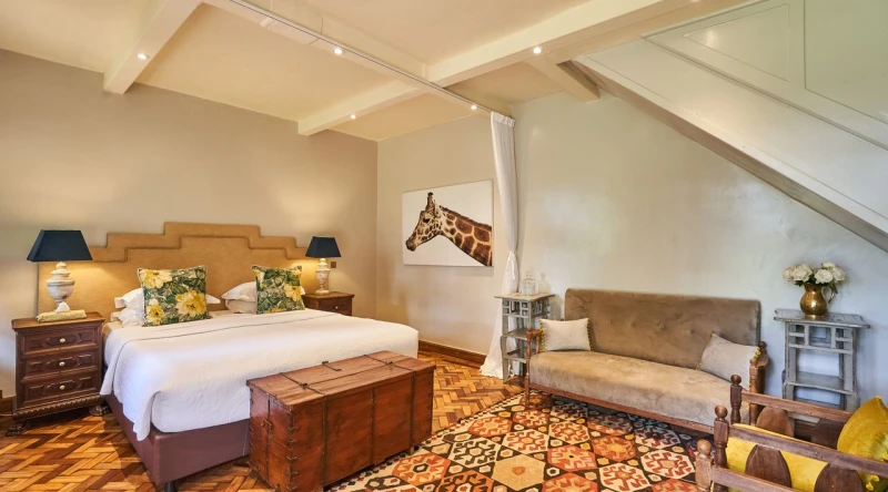 Lynn Superior Room - Historic Manor at Giraffe Manor
