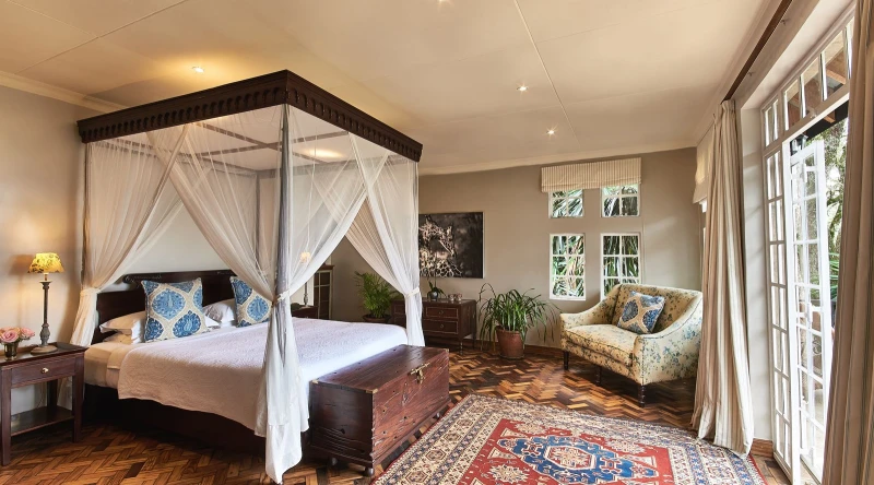 Karen Blixen Suite - Historic Manor at Giraffe Manor