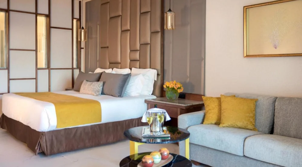 Preferred Club Junior Suite Swim Up King at Secrets Royal Beach Punta Cana