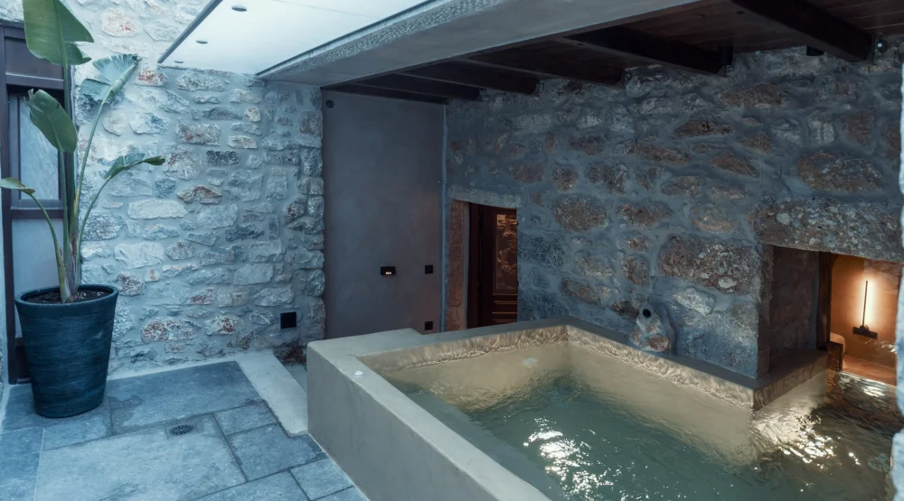 Signature Suite with Heated Tub at KaSeas Boutique Hotel