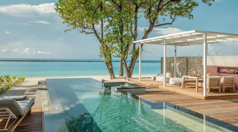Premier Oceanfront Bungalow with Pool at Four Seasons Resort At Landaa Giraavaru