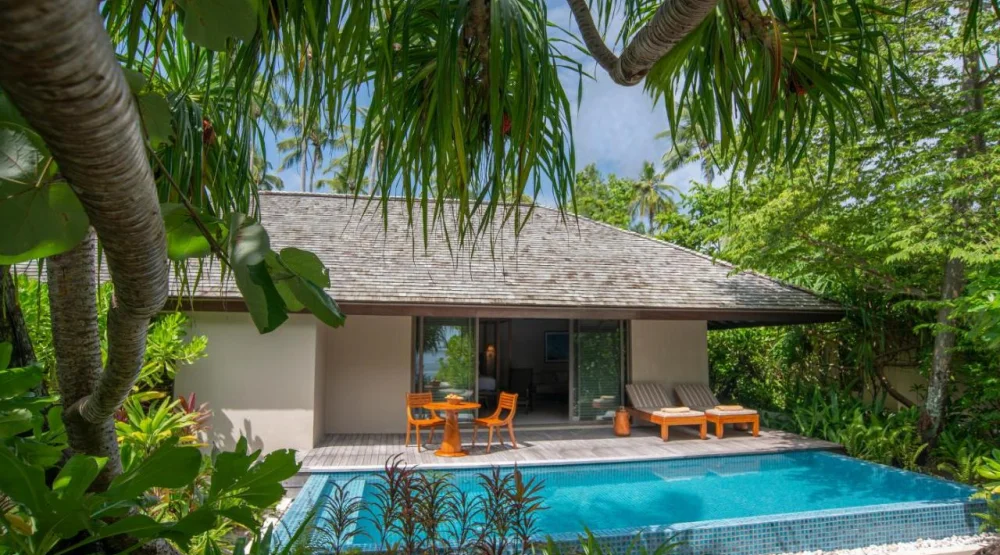 Sunset Deluxe Beach Pool Villa at The Residence Maldives At Dhigurah