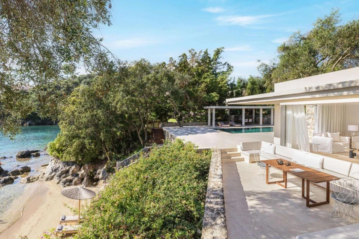Corfu Imperial, A Resort to Live