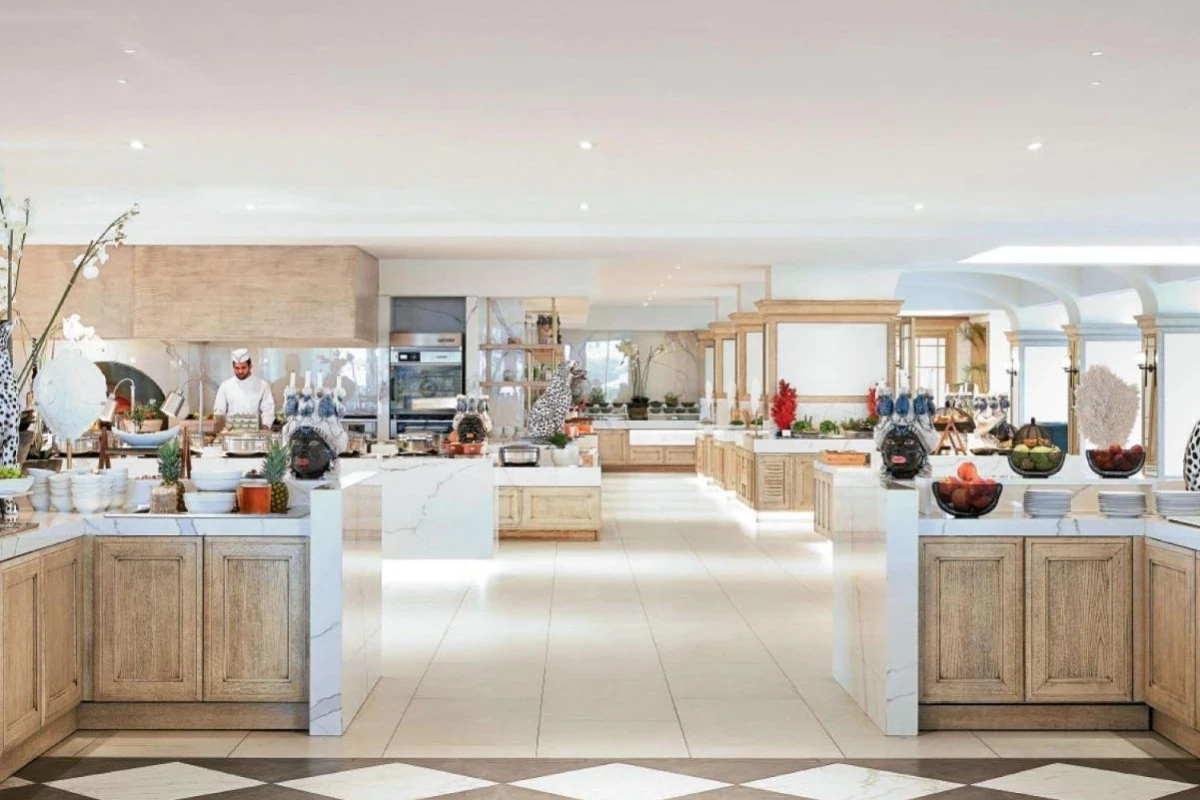 Corfu Imperial, A Resort to Live