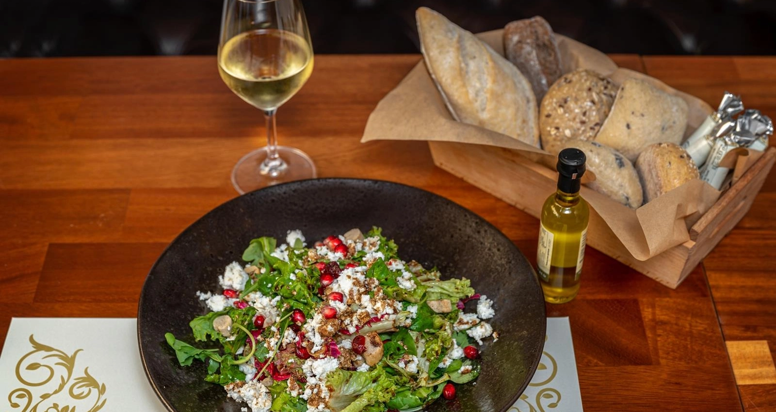 10GR Hotel & Wine Bar