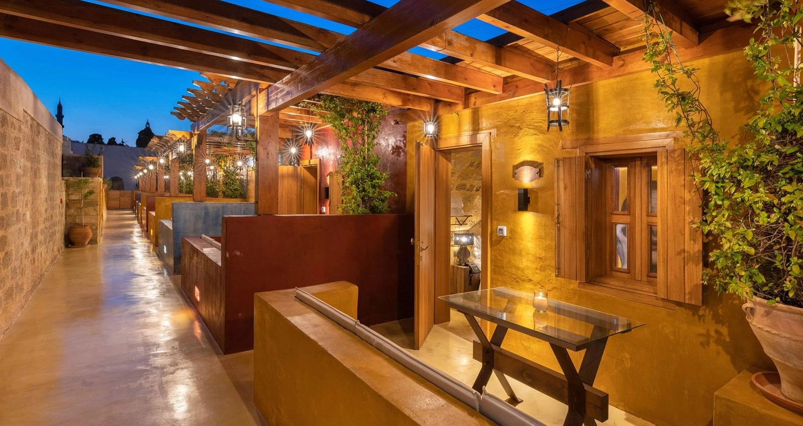 10GR Hotel & Wine Bar