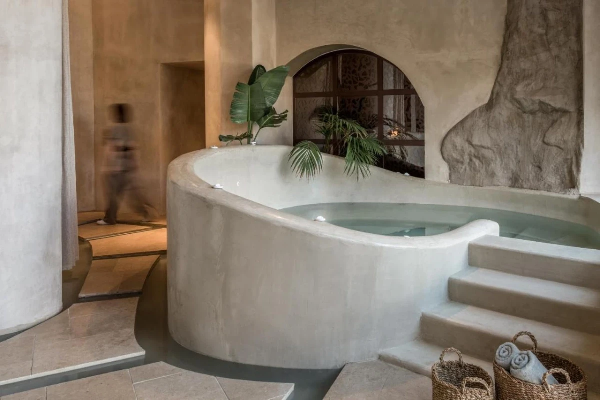 Acro Suites