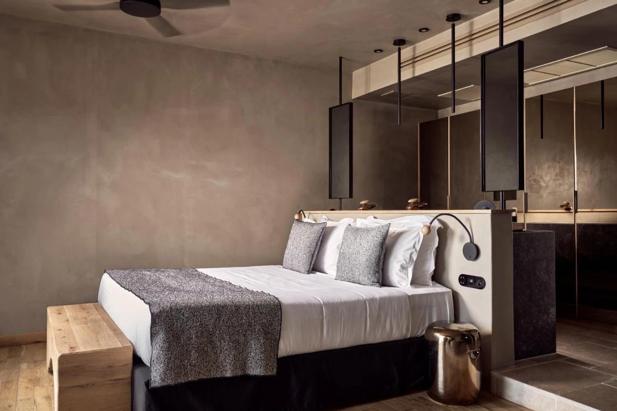 Acro Suites