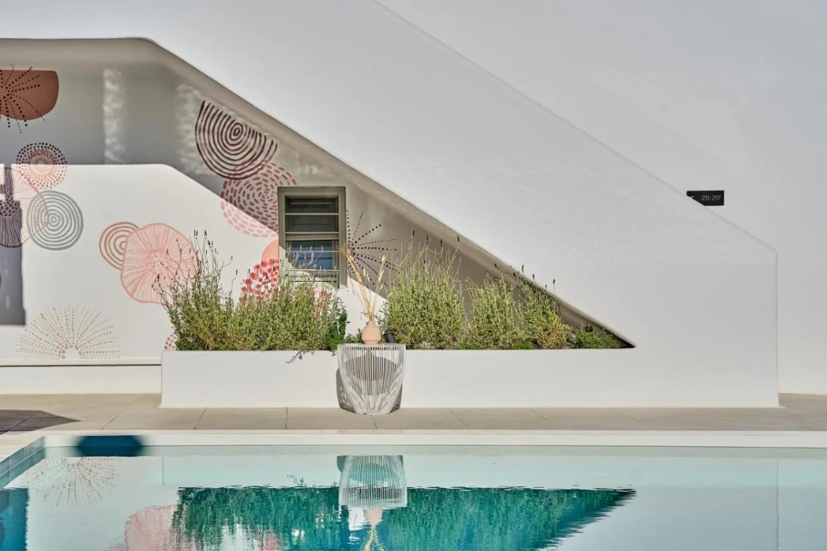 Adorno Beach Hotel & Suites