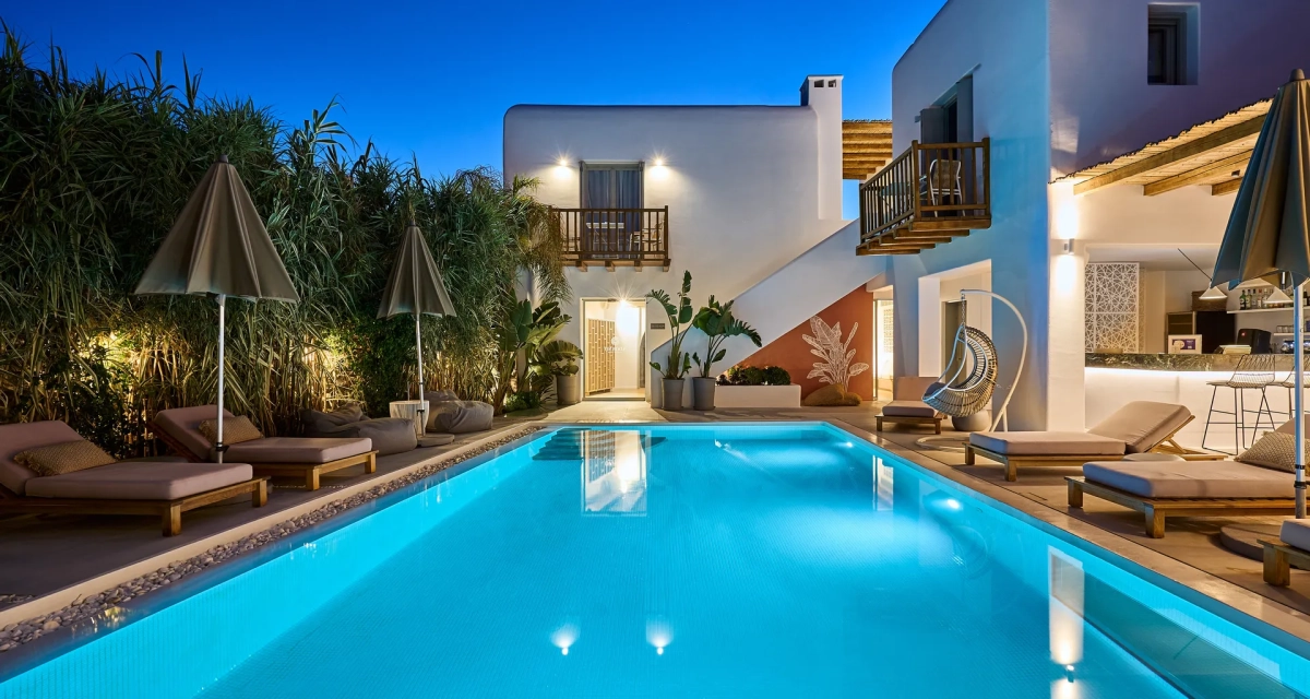 Adorno Beach Hotel & Suites