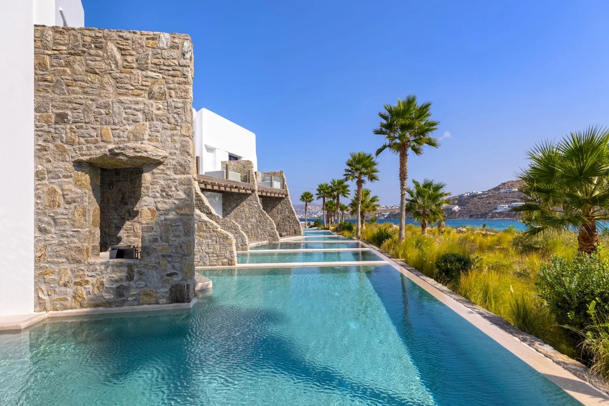 Aeonic Suites & Spa