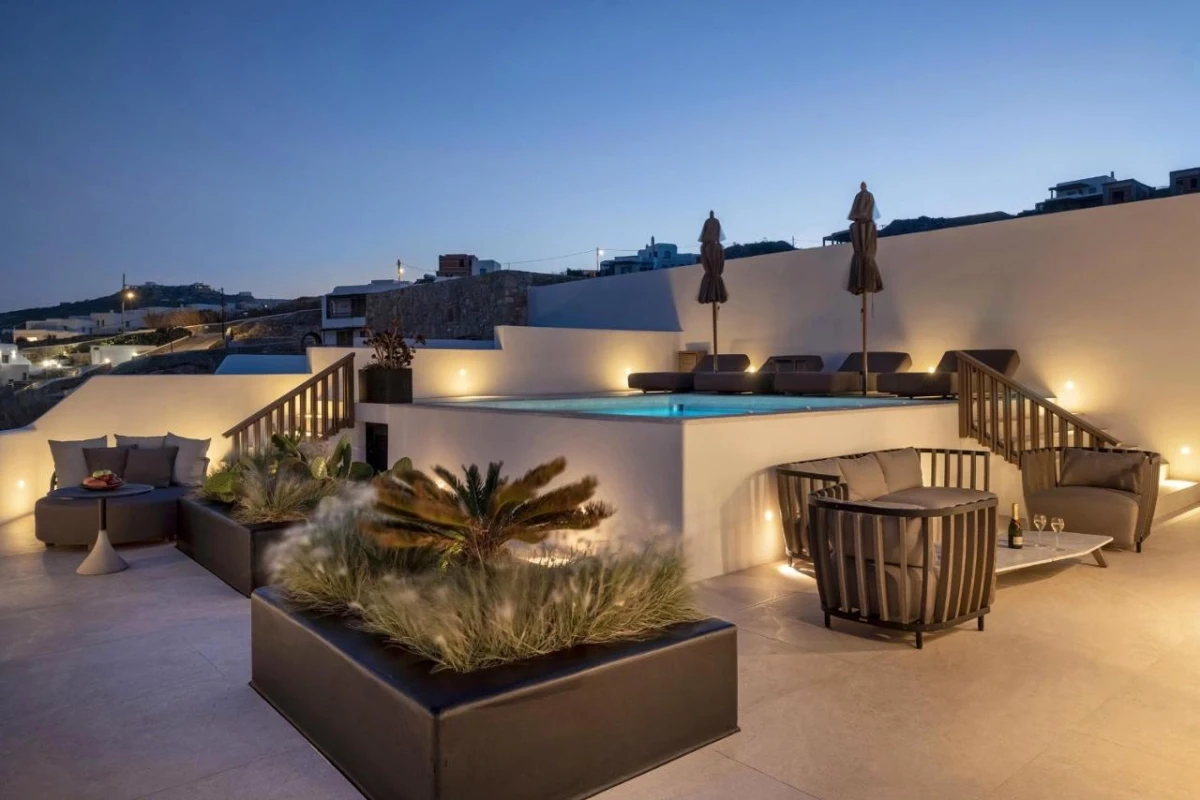 Aeonic Suites & Spa